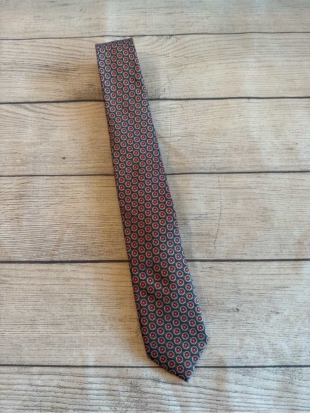 Classic Men's Geometric Red and Gray Necktie